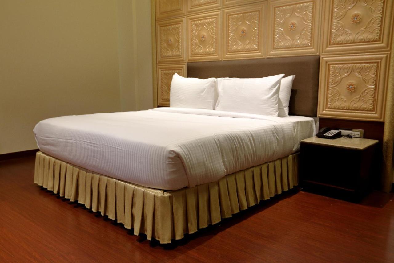 Hotel Kasturi Orchid Pāl Kültér fotó