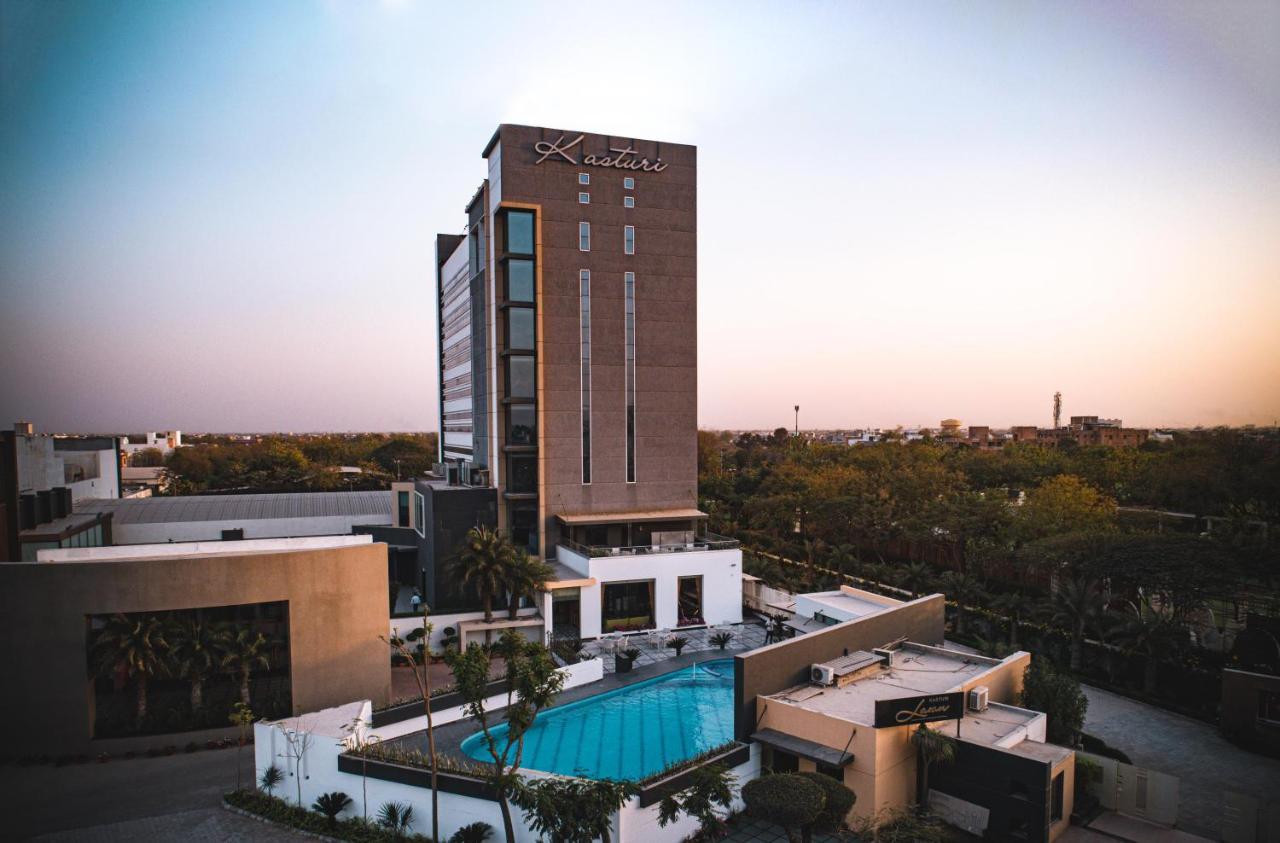 Hotel Kasturi Orchid Pāl Kültér fotó