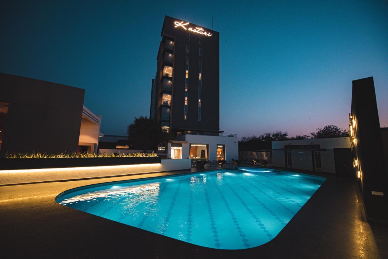 Hotel Kasturi Orchid Pāl Kültér fotó