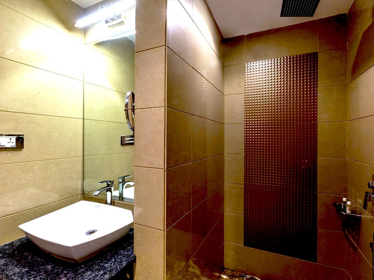 Hotel Kasturi Orchid Pāl Kültér fotó