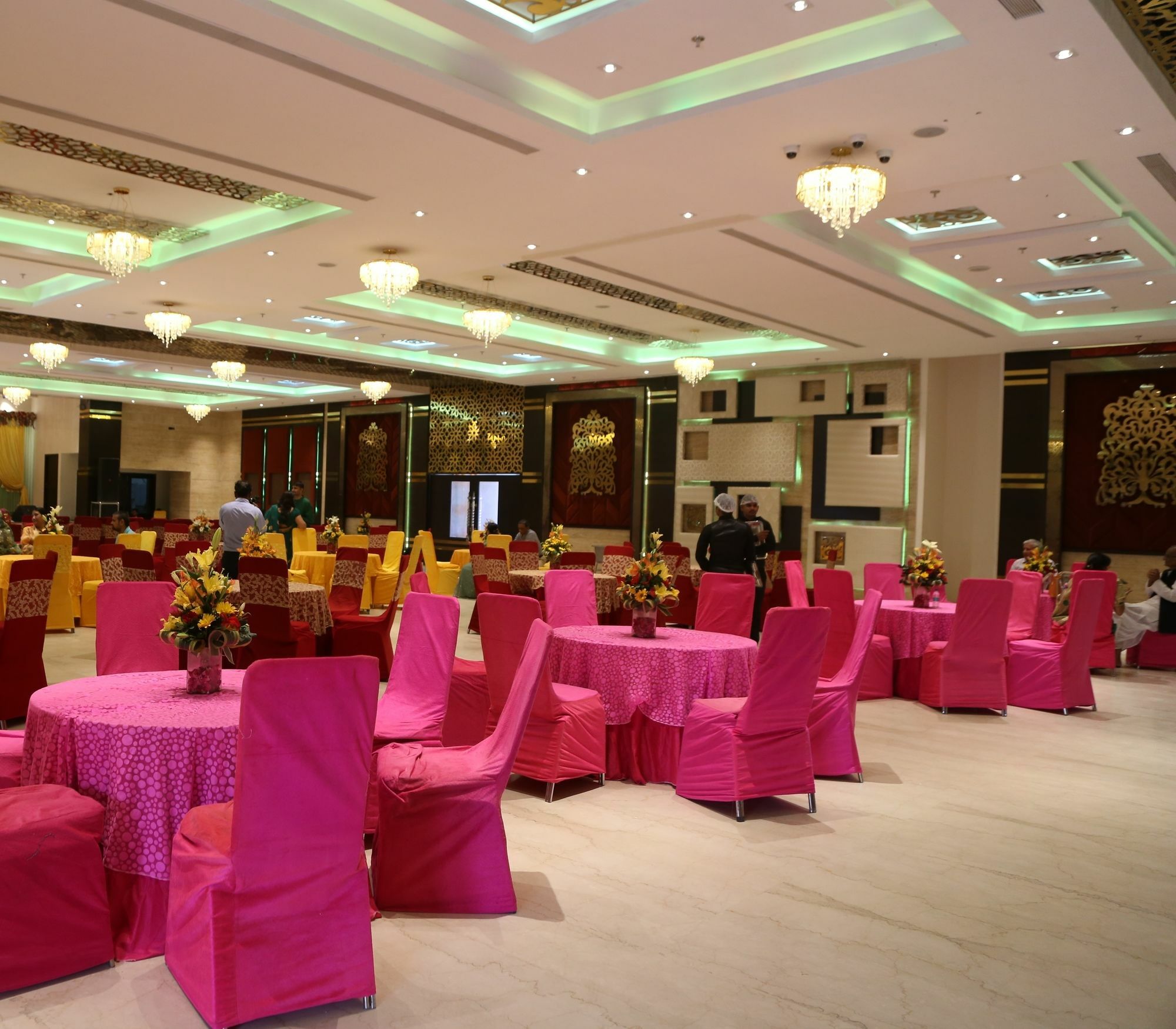 Hotel Kasturi Orchid Pāl Kültér fotó